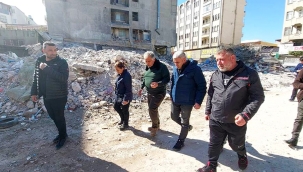 Onat’tan afet bölgesindeki gazetecilere ziyaret