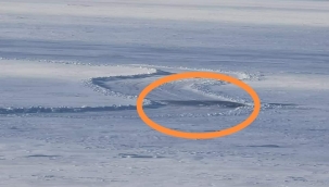 TRAKTÖR GÖLE GÖMÜLDÜ!