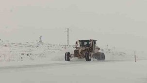 Ulaşıma kar ve tipi engeli