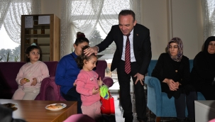 Vali Öner, depremzedeleri ziyaret etti