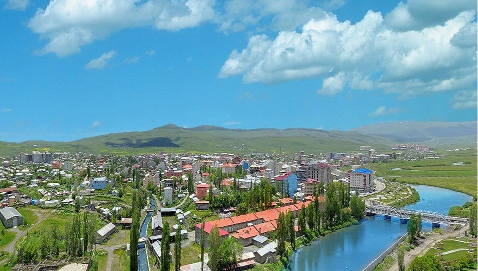 300 BiN ARDAHANLI VEKİL ARIYOR