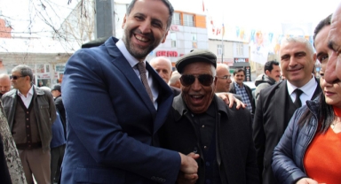 CHP'DE YÜZLER GÜLÜYOR