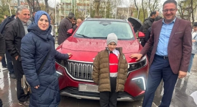 AK PARTİ'YE DESTEK İÇİN CEZAYİR'DEN GELDİ..