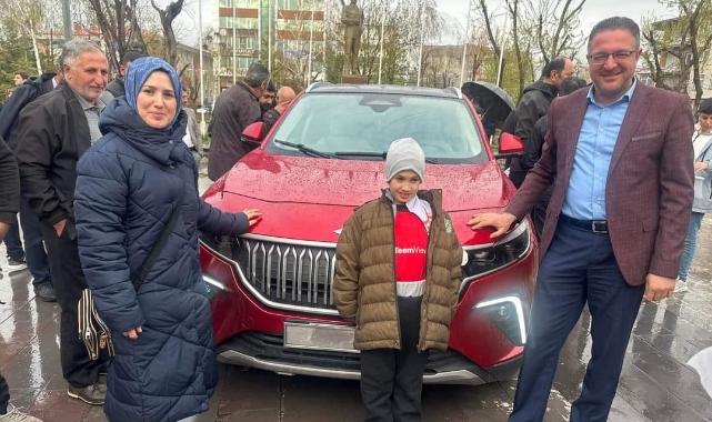 AK PARTİ'YE DESTEK İÇİN CEZAYİR'DEN GELDİ..
