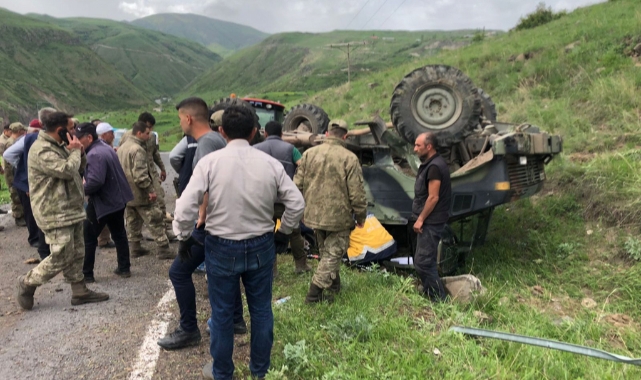 ASKERİ ARAÇ KAZA YAPTI