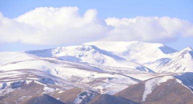 Dağlar Mayıs ayında beyaza büründü