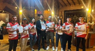 IŞIKLI GELENEĞİ BOZMADI YİNE SPORCUNUN YANINDA OLDU.