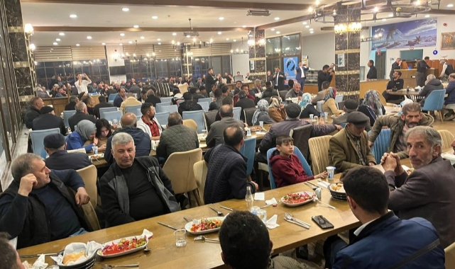 KAYA, ÇILDIR'DA SEÇMENLE BULUŞTU