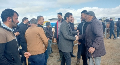 YEŞİL SOL PARTİ, GİTTİĞİ YERDE HALKIN İLGİSİYLE KARŞILAŞIYOR