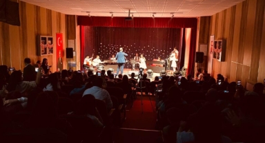 Öğrenciler için yılsonu konseri düzenlendi