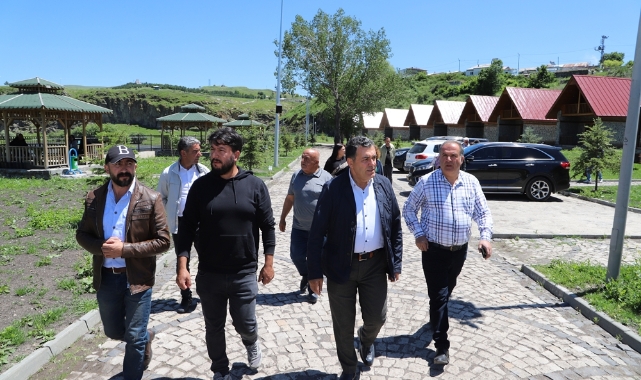 Başkan, Kilit parke çalışmalarını yerinde inceledi