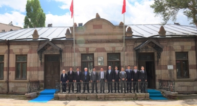 MÜFETİŞLER TATİLE DEĞİL, TEFTİŞE GELMİŞLER...