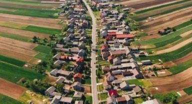 POLONYA KÖY MODELİ'DE UNUTULDU!