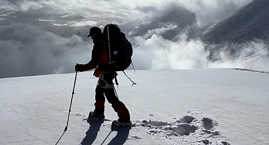 Doğu Yılmaz, 6100 Metreden Mesaj yayınladı