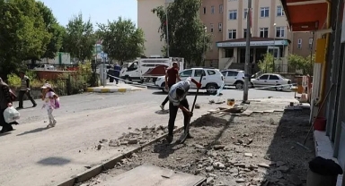 Kaldırımlar yenileniyor