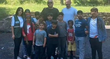 Kızılay gönüllüleri çocuklar için piknik düzenledi