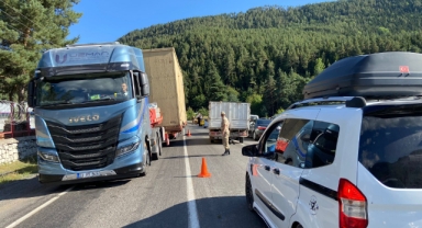 Posof Yolu geçit vermiyor!