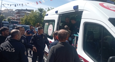 ARDAHAN BELEDİYESİ ÖNÜNDE BİR KİŞİ KENDİNİ YAKMAYA KALKTI