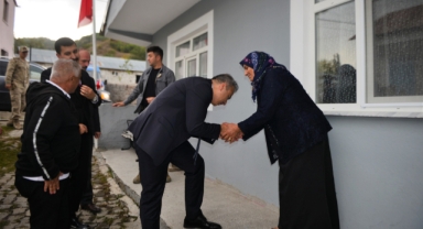 Vali Çiçek, Şehit Annesini ziyaret etti