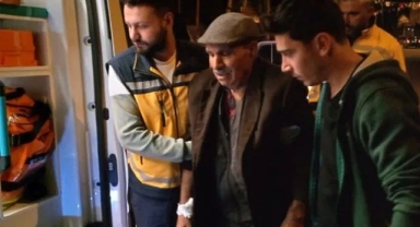 Esnaf, yaşlı adamın yardımına koştu!