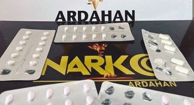 Uyuşturucu madde bulunduran şüpheliler kıskıvrak yakalandı