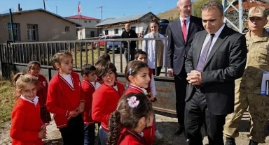 Vali Çiçek, köy okulu ziyaretlerine başladı