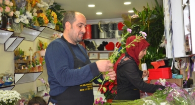 Ardahan'da çiçekler öğretmenlere hazırlanıyor