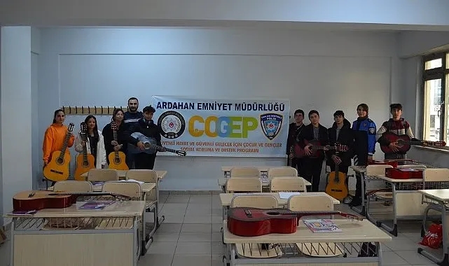 Ardahan Emniyeti öğrencileri sevindirdi