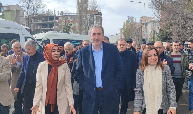 Bakırhan, Ardahan'da parti teşkilatı ile bir araya geldi
