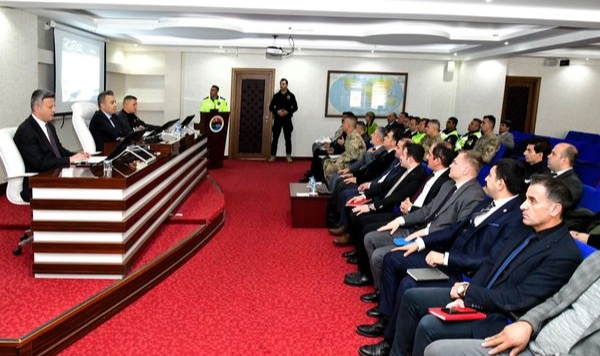 Kış tedbirleri kapsamında trafik güvenliği toplantısı yapıldı