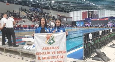 Ardahanlı sporcular Samsun da madalya 'ya yüzdüler