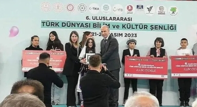 Elif Melek, Uluslararası Türk Dünyası Bilim şenliğinde ödül aldı