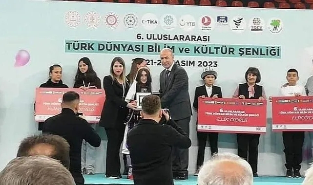 Elif Melek, Uluslararası Türk Dünyası Bilim şenliğinde ödül aldı