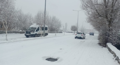Ardahan güne karla uyandı