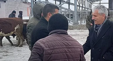 Başkan Gültekin, sahaya indi
