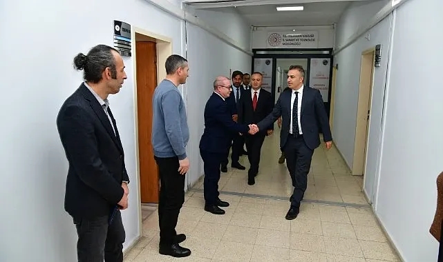 Vali Çiçek, kurumları ziyaret etti