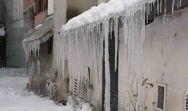 Araçlar çalışmadı, buz sarkıtları oluştu