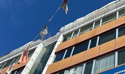 Buz sarkıtlarına dikkat!