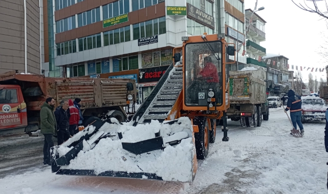 Doğal afet, siyasete malzeme konusu oldu