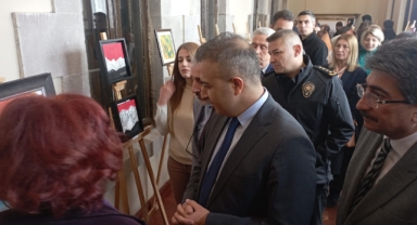 Tarihi Kongre Binası'nda, Ulusal Karma Sergisi açıldı