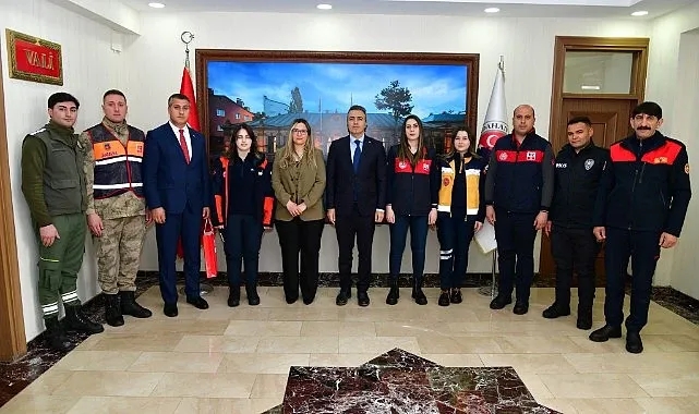 Vali Çiçek, 112 Acil Çağrı Merkezi personeliyle buluştu