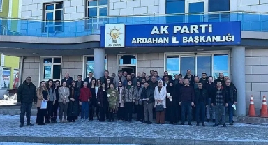 AK Parti, sandık başkanlarıyla seçim stratejilerini belirledi
