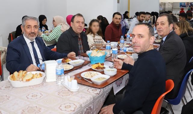 ARÜ Kalkındırma Vakfı, Öğrencilere İftar Verdi