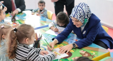 Bakan Göktaş, Yaşam Merkezi'nde Çocuklarla Buluştu