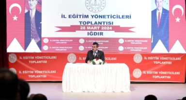 BAKAN YUSUF TEKİN, IĞDIR'DA İL EĞİTİM YÖNETİCİLERİYLE BİR ARAYA GELDİ