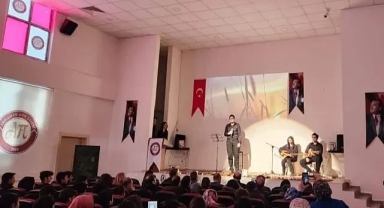 Fen lisesinden şiir dinletisi