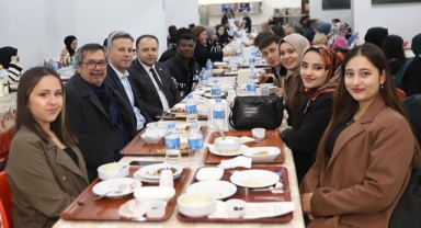 İl Protokolü Öğrencilerle İftar Programında Bir Araya Geldi