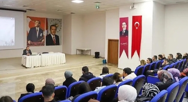 KOSGEM Müdürü Sivri, girişimcilik eğitimi verdi