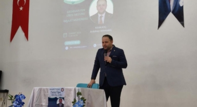 Milletvekili mezun olduğu lisede kariyer günlerine katıldı