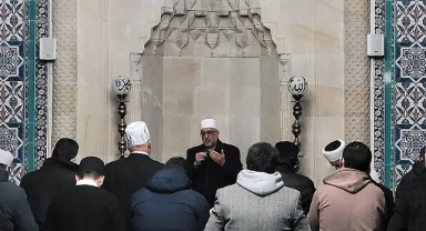 Ramazanın ilk teravih namazı kılındı